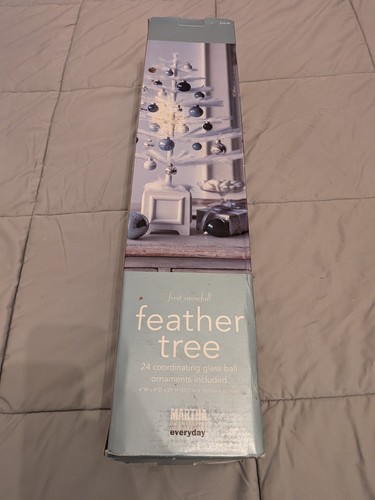 Martha stewart white feather - white,