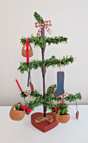 Primitive feather tree style